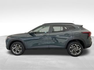 Used 2025 Chevrolet Trax LT FWD video 2