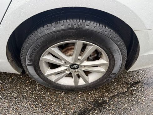 Used 2016 Hyundai Sonata SE FWD image 14