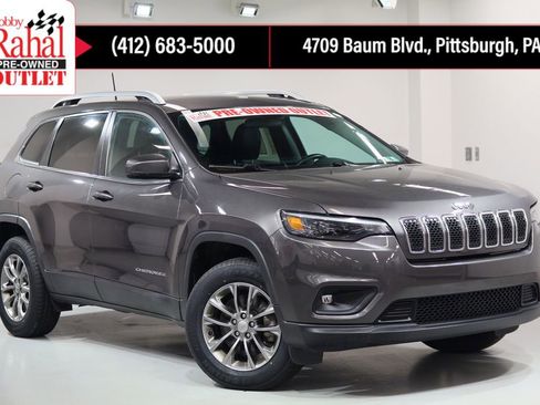 Used 2019 Jeep Cherokee Latitude Plus w/ Cold Weather Group AWD/4WD image 1