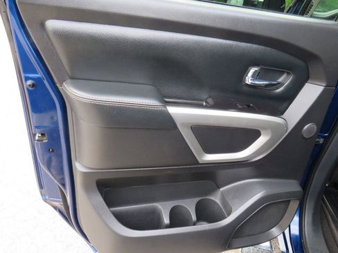 Used 2019 Nissan Titan SL w/ Texas Titan Edition image 13