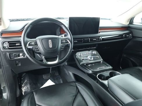 Used 2022 Lincoln Nautilus Reserve image 10