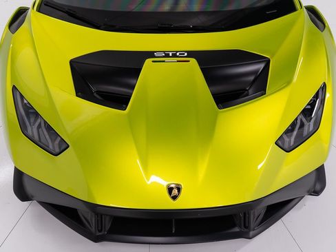 Used 2023 Lamborghini Huracan STO RWD image 43