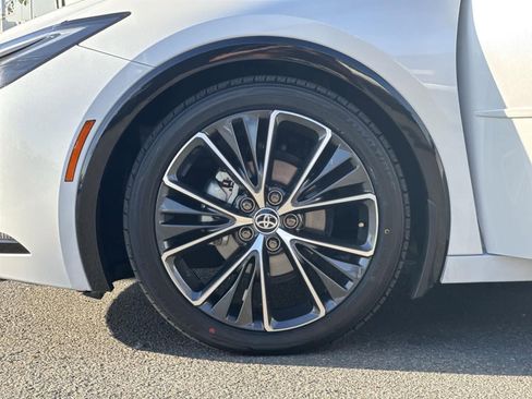 Used 2024 Toyota Prius XLE image 12