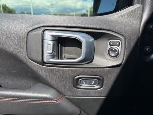 Used 2021 Jeep Gladiator Rubicon AWD/4WD image 16
