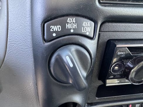 Used 2004 Ford Ranger XLT image 16