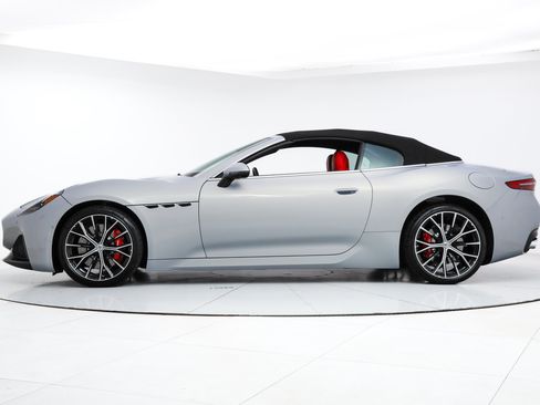 Certified 2026 Maserati GranCabrio Modena AWD/4WD image 4