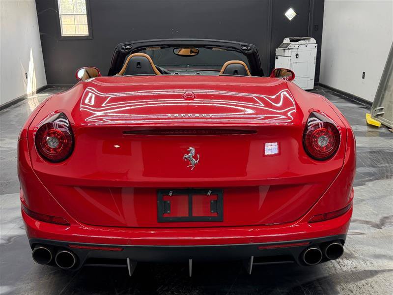 Used 2015 Ferrari California T RWD image 6