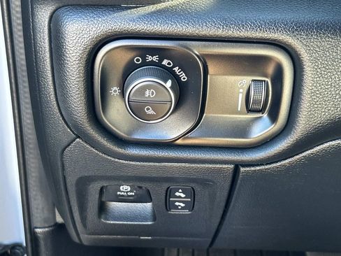 Used 2024 RAM 1500 Big Horn image 33