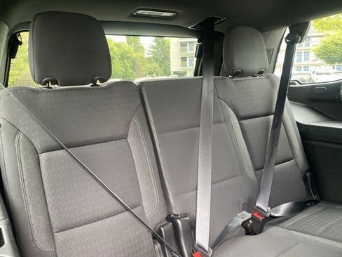 Used 2022 GMC Yukon SLE image 33