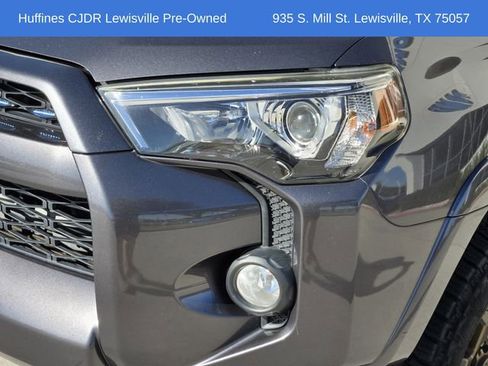Used 2018 Toyota 4Runner SR5 Premium image 9