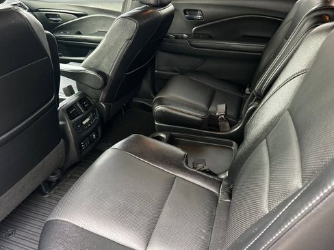 Used 2017 Honda Pilot Elite image 12
