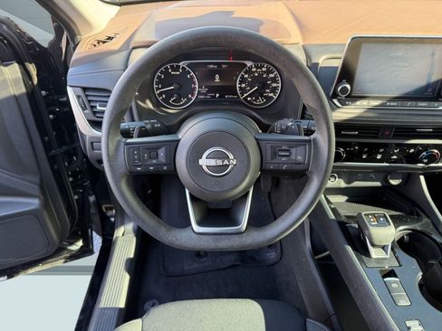 Used 2023 Nissan Rogue S image 24