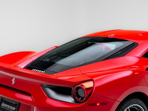 Used 2018 Ferrari 488 GTB RWD image 36