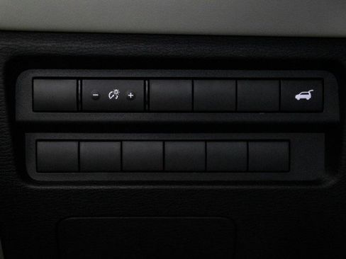 New 2025 Mitsubishi Outlander SE image 13