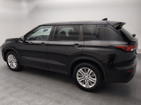 Used 2022 Mitsubishi Outlander ES AWD/4WD image 3