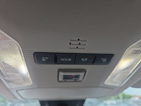 Used 2025 Toyota RAV4 LE AWD/4WD image 21