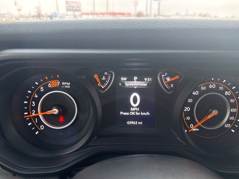 Used 2024 Jeep Wrangler Sport S image 13