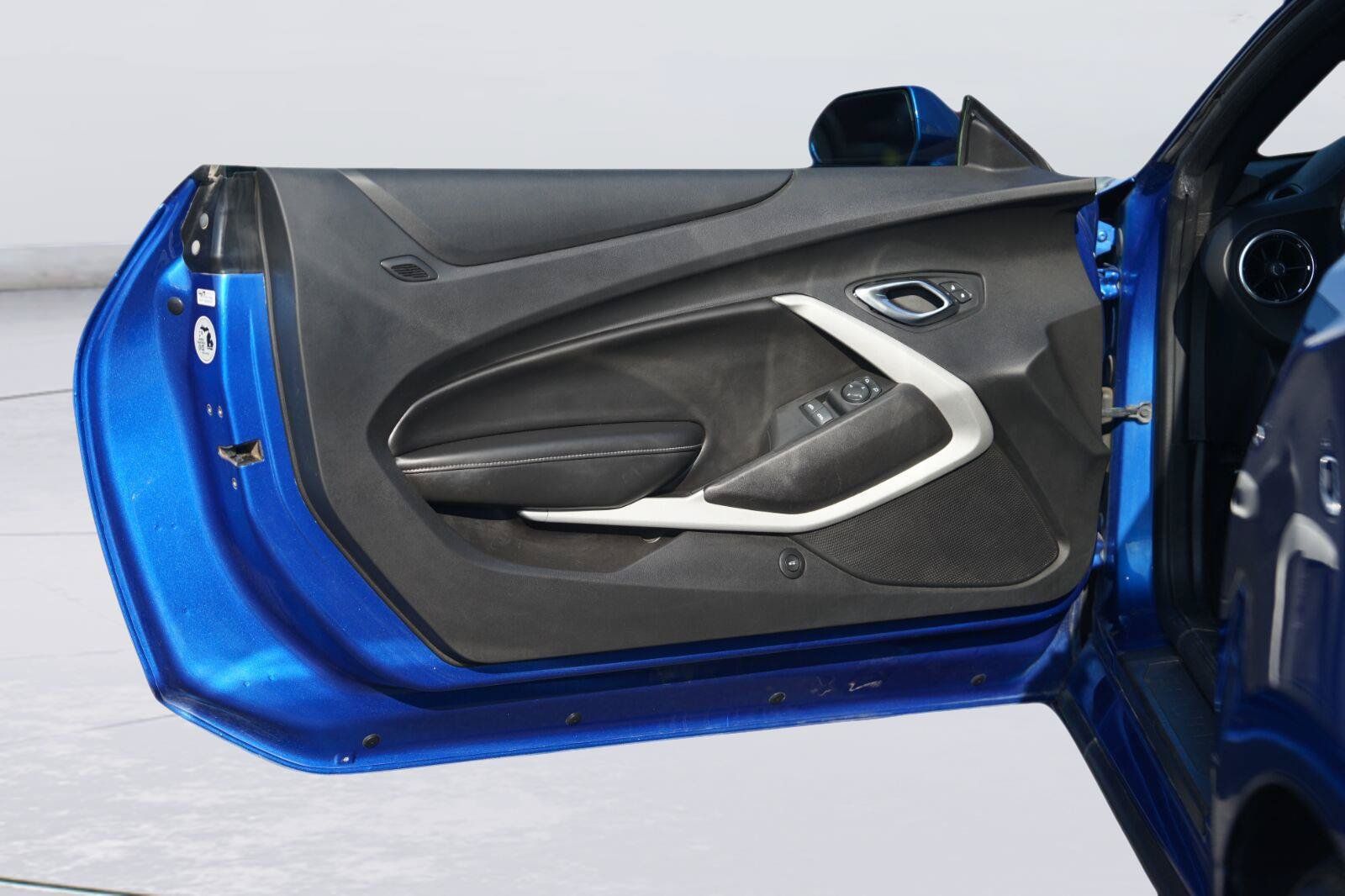 Used 2018 Chevrolet Camaro LT RWD image 26