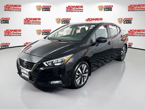 Used 2020 Nissan Versa SR w/ Convenience Package FWD image 11