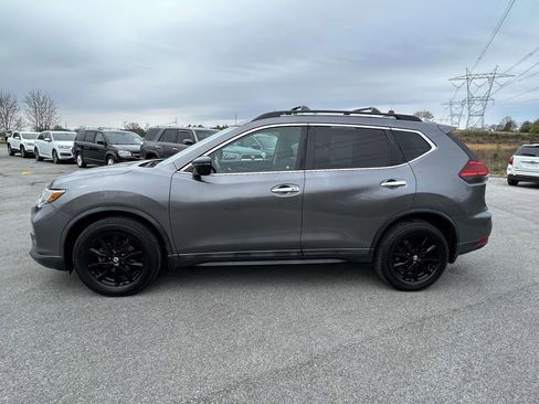 Used 2017 Nissan Rogue SV w/ Midnight Edition image 6