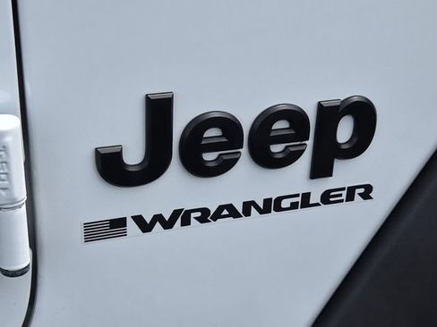 Used 2025 Jeep Wrangler Unlimited Sport AWD/4WD image 21