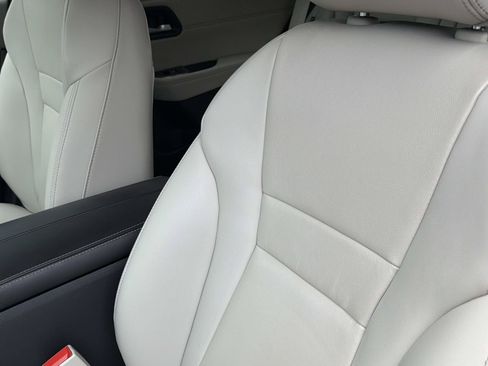 Used 2024 Nissan Rogue SL FWD image 18