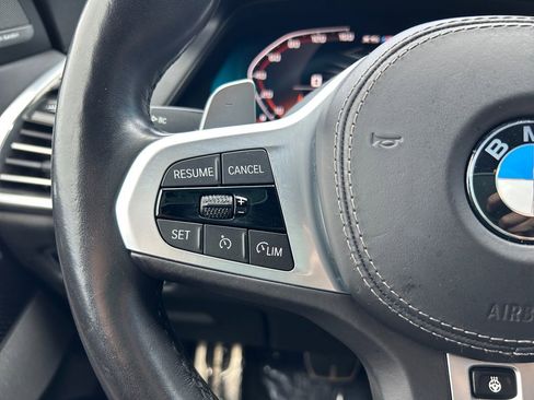Used 2022 BMW X5 M50i w/ Premium Package image 18