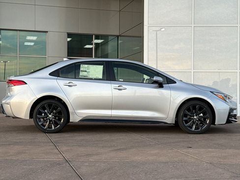 New 2026 Toyota Corolla SE image 3