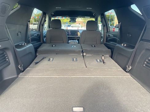 Used 2026 Chevrolet Traverse LT image 17