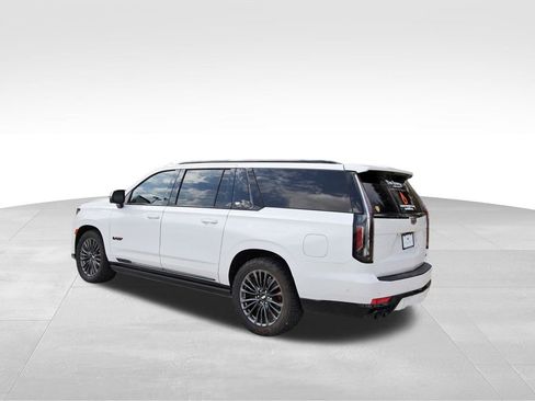 Used 2023 Cadillac Escalade ESV V image 3