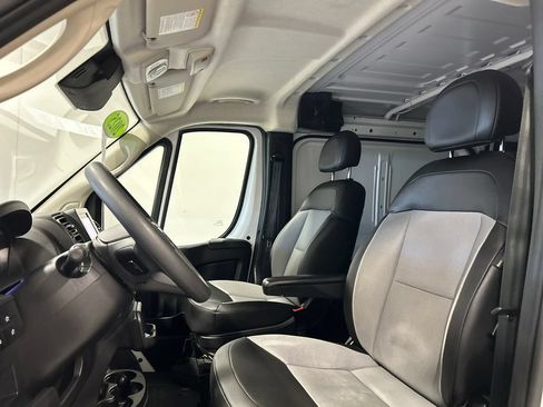 Used 2025 RAM ProMaster 2500 w/ Convenience Group FWD image 15