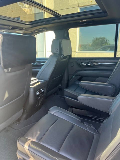 Used 2023 GMC Yukon XL Denali AWD/4WD image 5