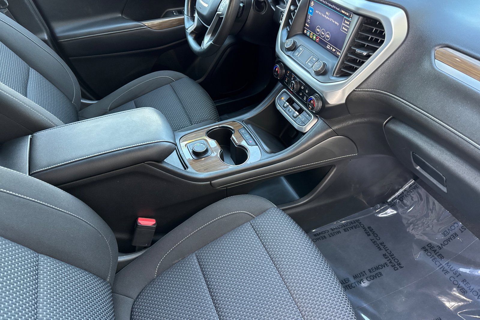 Certified 2023 GMC Acadia SLE w/ LPO, Cargo Package FWD image 18