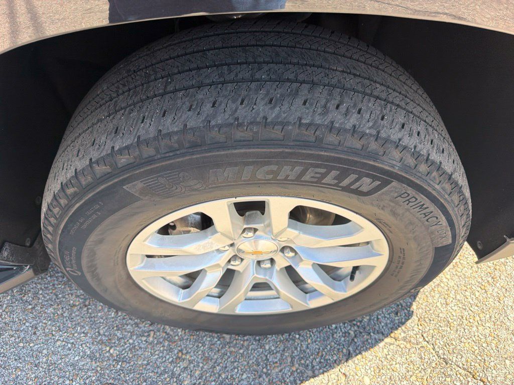 Used 2024 Chevrolet Tahoe LT AWD/4WD image 12