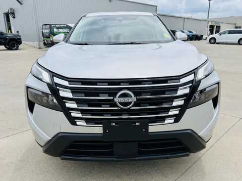 Used 2025 Nissan Rogue SV AWD/4WD image 31