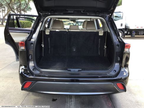 Used 2021 Toyota Highlander Limited FWD image 10