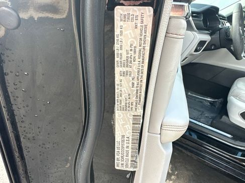 Used 2023 Jeep Grand Cherokee Overland image 37