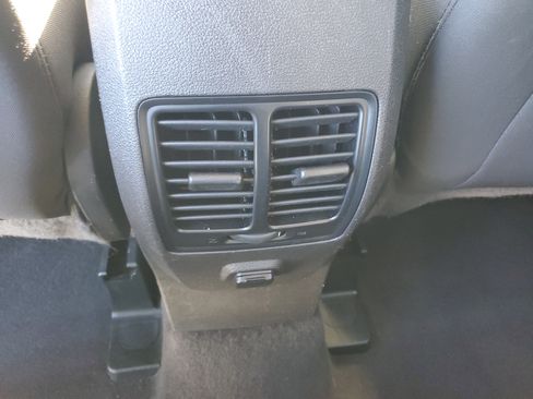 Used 2018 Ford Escape SE image 38