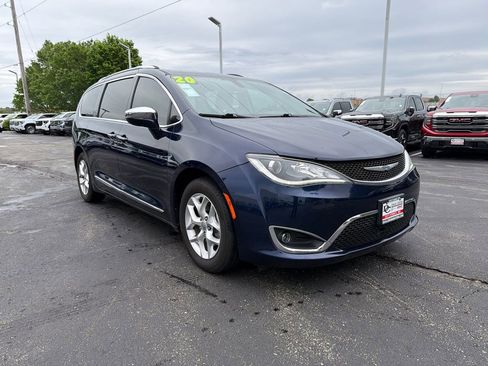 Used 2020 Chrysler Pacifica Limited FWD image 3