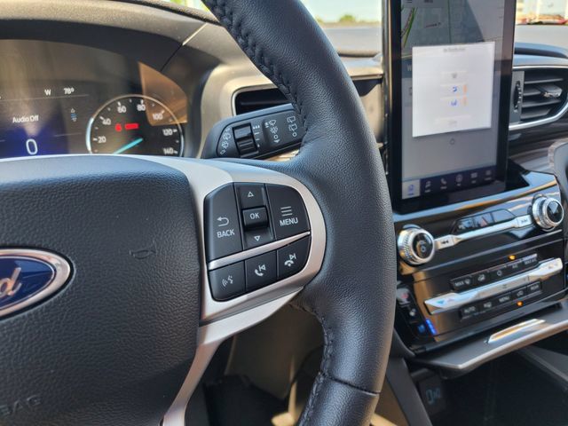 Used 2024 Ford Explorer Limited w/ Limited Technology Package AWD/4WD image 16