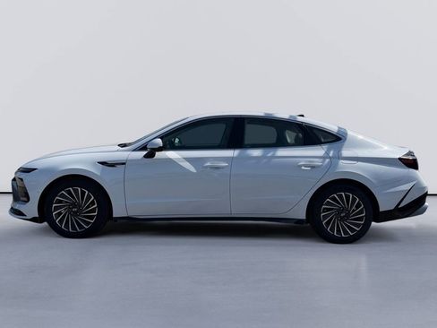 New 2026 Hyundai Sonata Limited FWD image 6