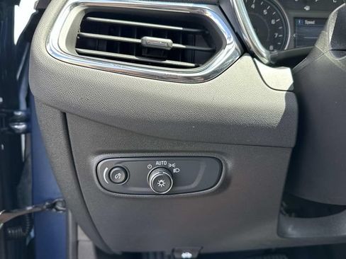Used 2024 Chevrolet Equinox LT FWD image 16