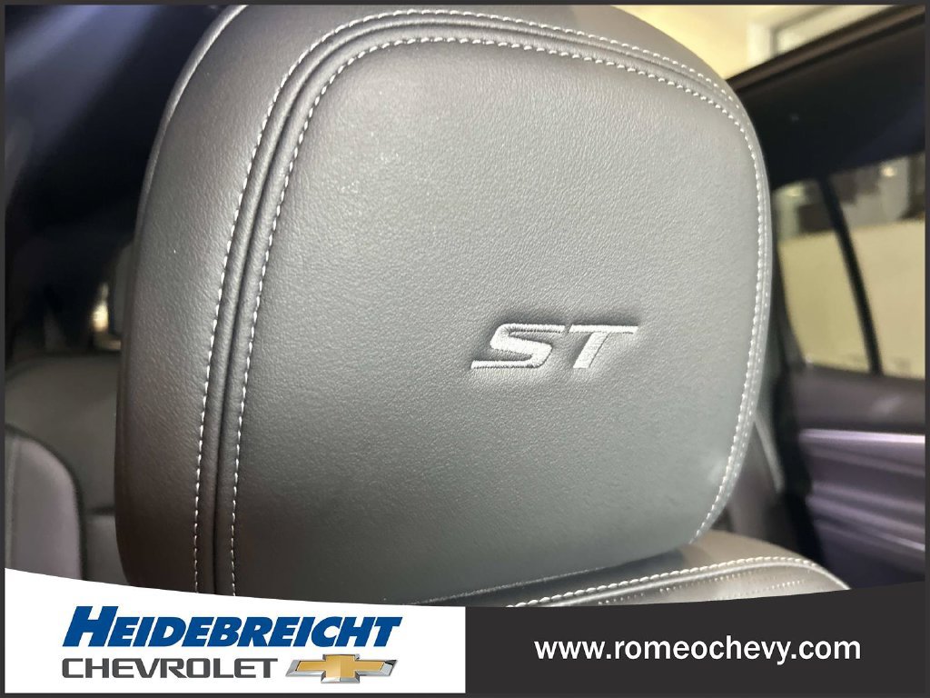 Used 2026 Buick Enclave Sport Touring w/ Power Package FWD image 42