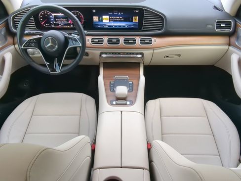 Used 2026 Mercedes-Benz GLS 450 4MATIC image 50