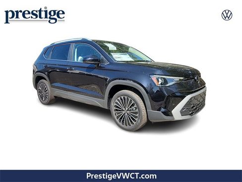 New 2025 Volkswagen Taos SE image 1