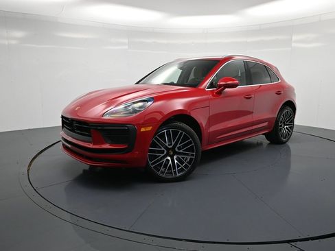 New 2026 Porsche Macan image 1