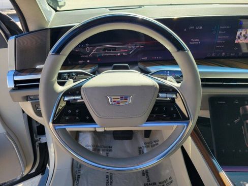 Used 2025 Cadillac Escalade Sport Platinum image 16