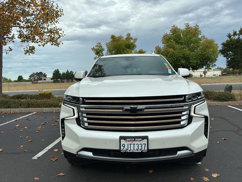 Used 2023 Chevrolet Suburban High Country w/ Advanced Technology Package AWD/4WD image 13