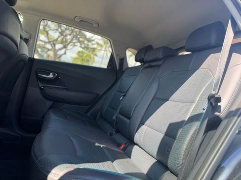 Used 2022 Kia Niro EX Premium FWD image 14