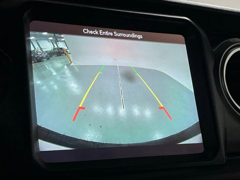 Used 2018 Jeep Wrangler Unlimited Sahara image 18